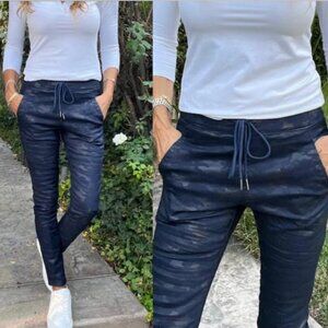 Bevy Flog Shely Jogger Pants | Navy Camo | Size 24